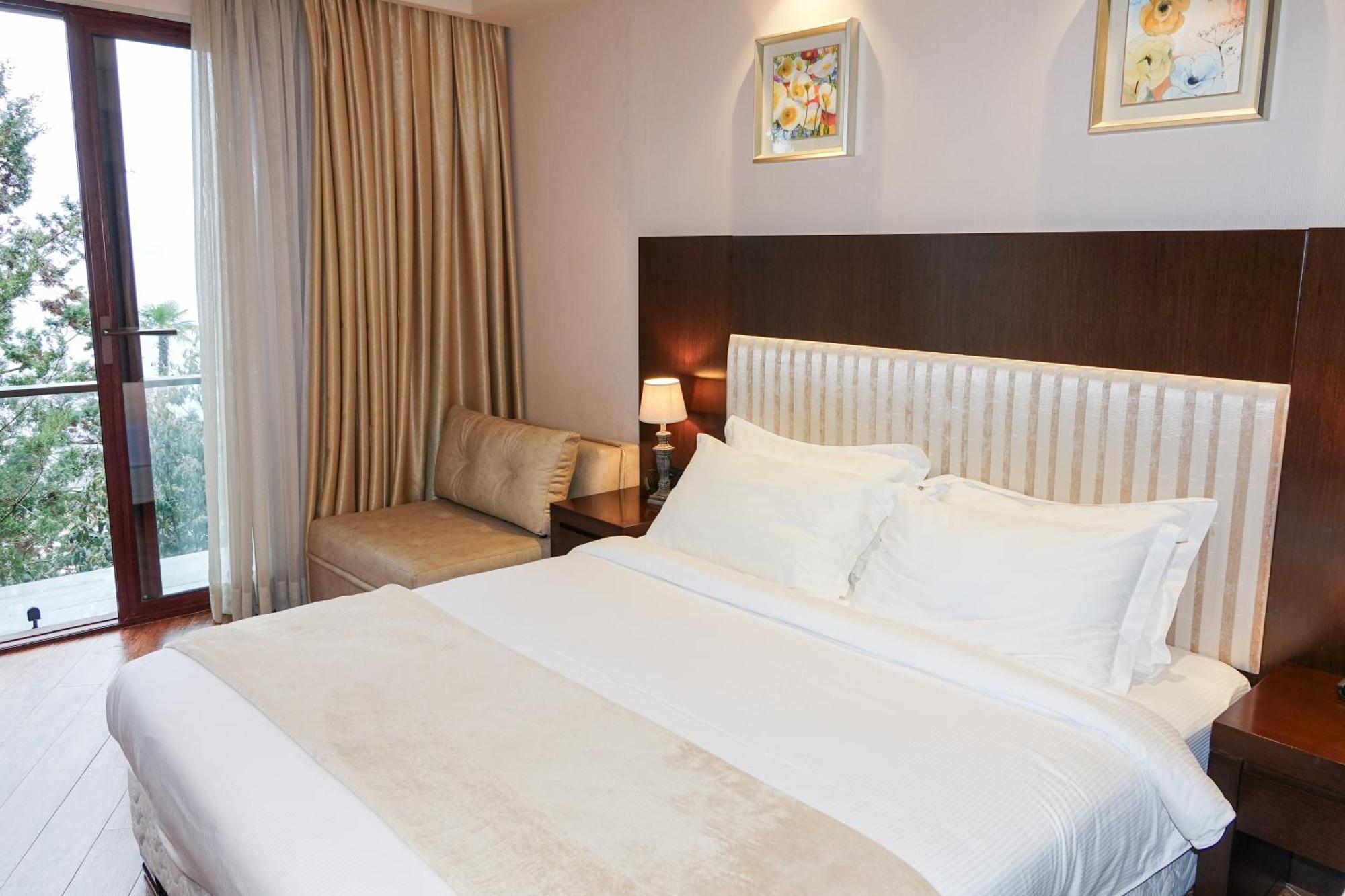 Luxury Dreamland Oasis Apartments ชากวี ภายนอก รูปภาพ