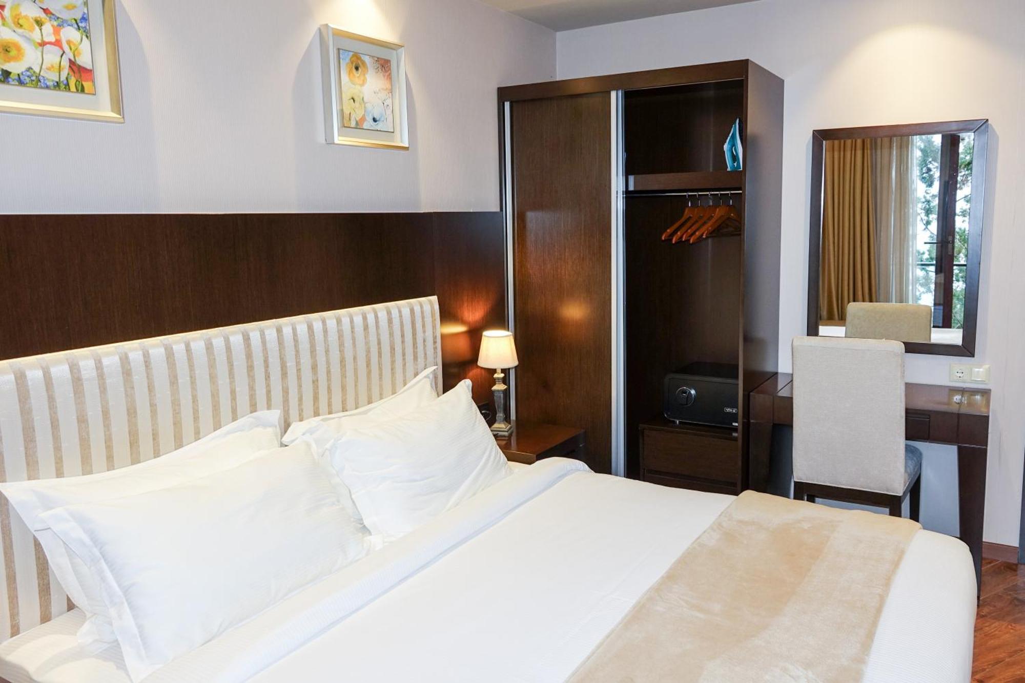 Luxury Dreamland Oasis Apartments ชากวี ภายนอก รูปภาพ